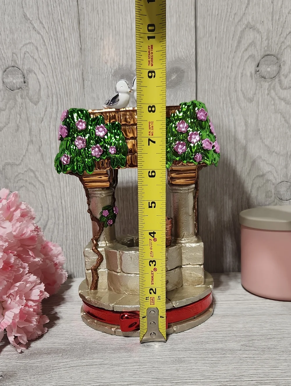 Bath & Body Works Snow White Wishing Well Pedestal 3-Wick Candle Holder